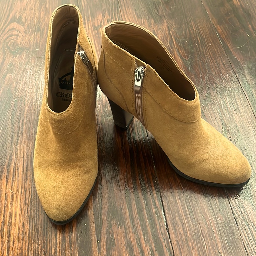 Brown Boots - Crown Vintage